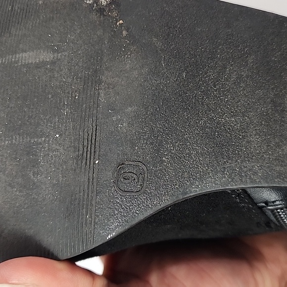 Old Navy Classic Midnight Black Ankle Bootis, Size 9 - Picture 9 of 11